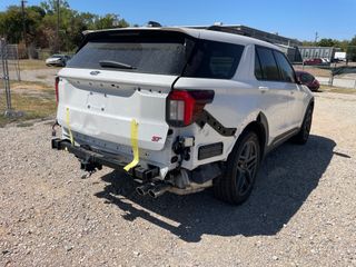 2026 Ford Explorer ST - Exterior Rear Right Corner Image